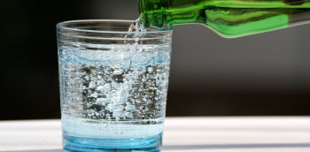 Eau minérale gazeuse